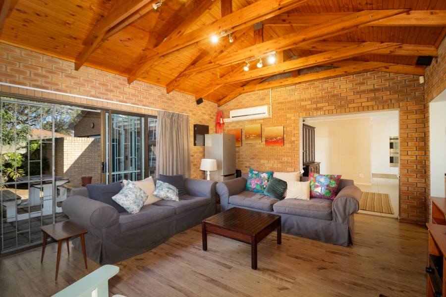 5 Bedroom Property for Sale in Vredekloof Heights Western Cape